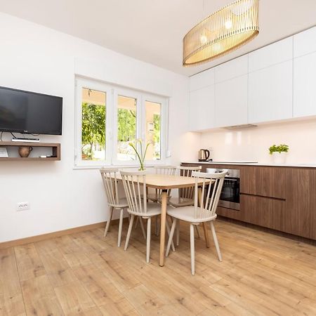 Boutique Apartment มาลีโลชินจ์ ภายนอก รูปภาพ